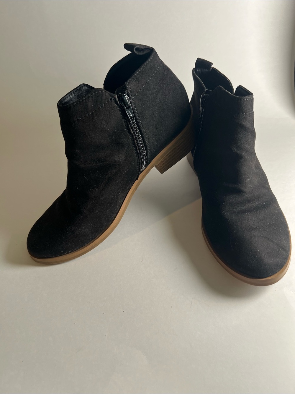 Time & Tru  Black Ankle Booties with Side Zipper Size 7.5 Wide